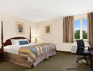 Days Hotel 3*