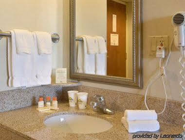 Days Hotel 3*